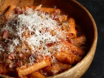 Rigatoni Bolognese